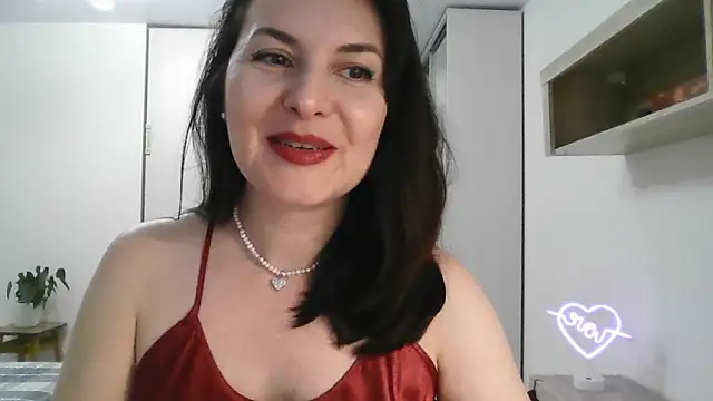 Victoria Glam online show from 01.24.25