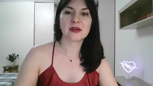 Victoria Glam online show from 02.03.25