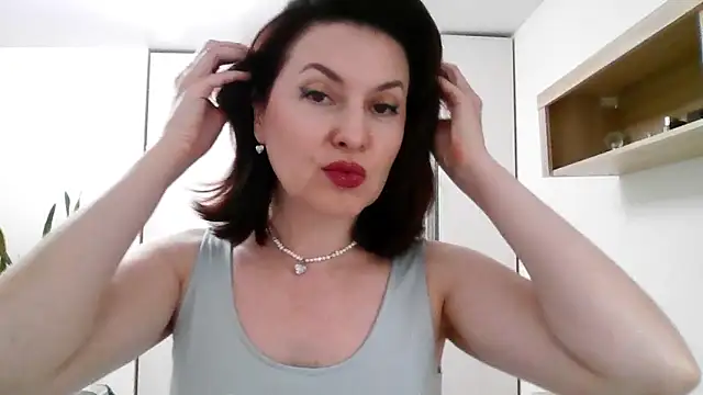 Victoria Glam online show from 09.26.25