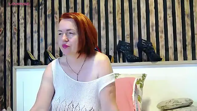 Snapshot of Alis_Lovi chatting on 06.23.26 Alis Lovi online show from 06.23.26