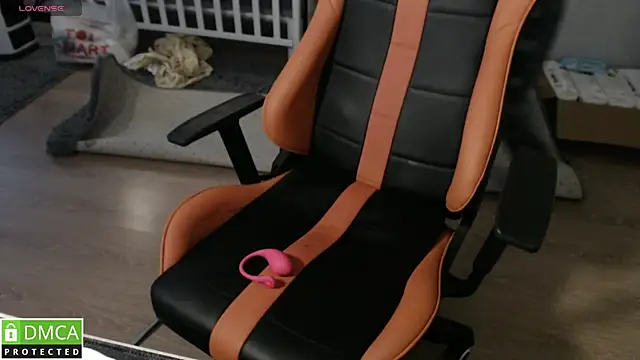 Snapshot of crystalyss chatting on 11.09.25 crystalyss online show from 11.09.25