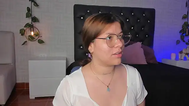 Snapshot of Hannah_Jonhson chatting on 01.25.25 Hannah Jonhson online show from 01.25.25