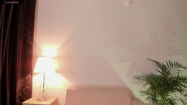 Hannah Jonhson online show from 02.05.26