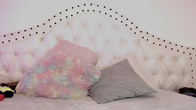 isabelajonesgl online show from 10.23.25