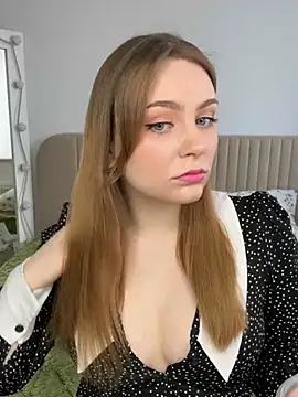 MiaM00N online show from 02.25.25