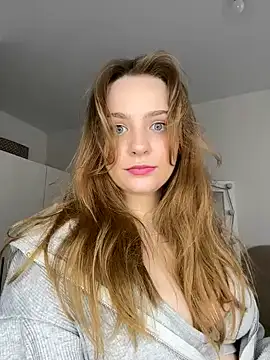 MiaM00N online show from 03.21.25