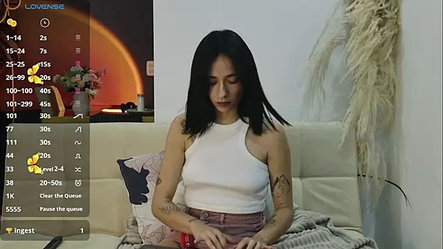 Snapshot of GerberaBlooms77 chatting on 02.16.25 GerberaBlooms77 online show from 02.16.25