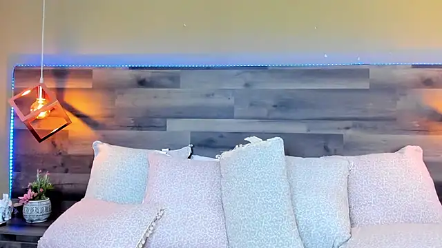 MeganCrow online show from 03.02.25