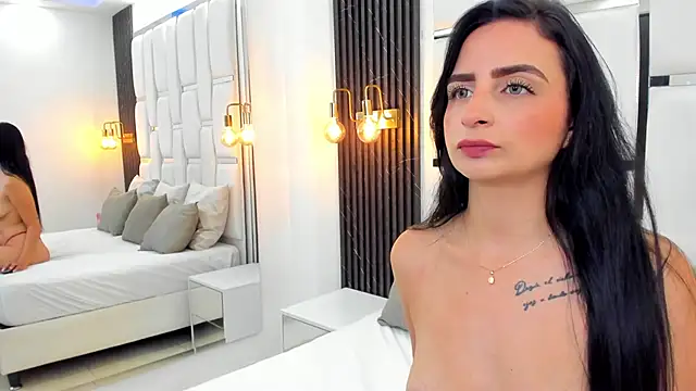 Snapshot of victoria_cambell_ chatting on 02.25.25 victoria cambell online show from 02.25.25