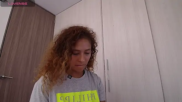 Zoedaniels online show from 01.30.25