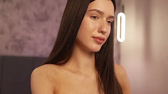 Snapshot of justbarbiee chatting on 10.11.25 justbarbiee online show from 10.11.25