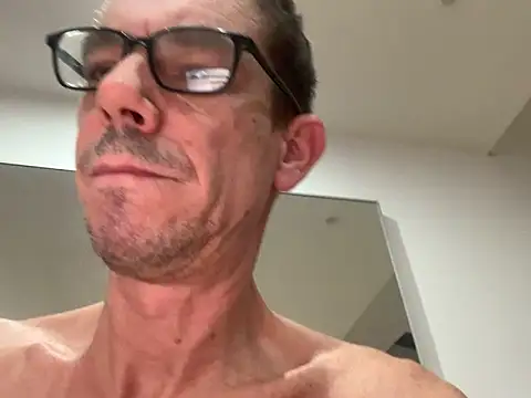 Kenhornu online show from 11.18.25