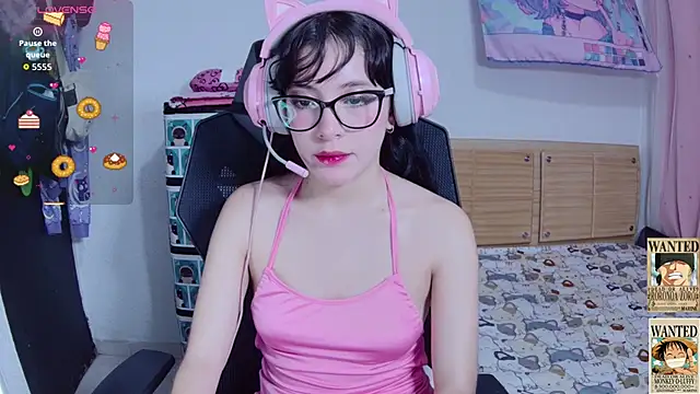 Yuna pinkk online show from 10.18.25