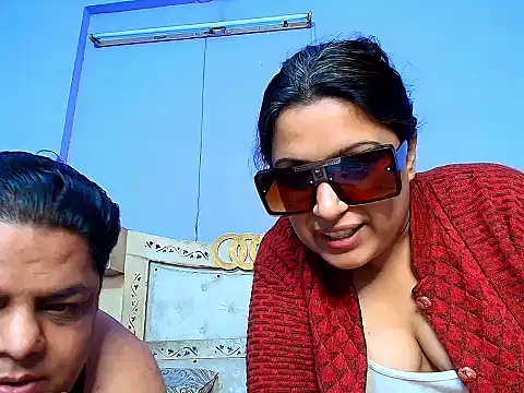 Sophia James online show from 02.05.25