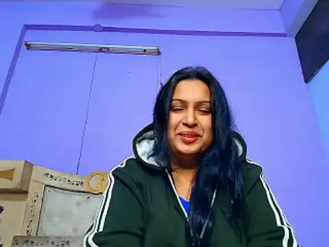 Sophia James online show from 02.08.25