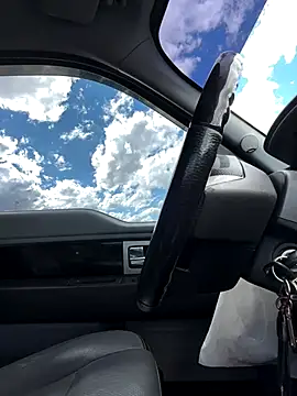 luiriv04 online show from 10.14.25