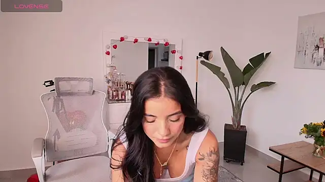 LairaScott online show from 02.26.26