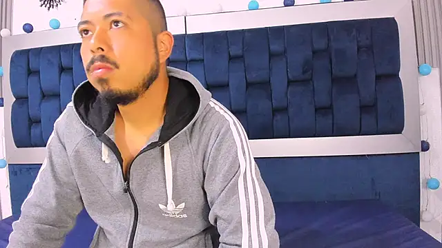 Snapshot of korvus_17 chatting on 01.24.25 korvus 17 online show from 01.24.25