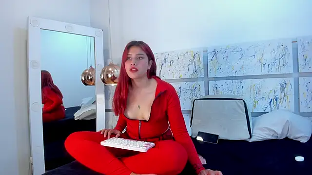 Nikki and Mayk online show from 12.20.25