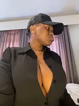 Boneca25 online show from 02.12.25