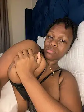 Boneca25 online show from 02.17.25