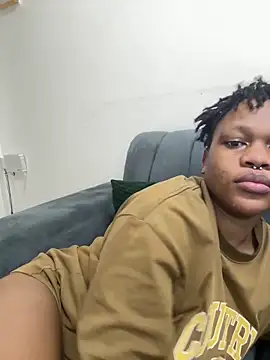 Snapshot of Boneca25 chatting on 04.20.26 Boneca25 online show from 04.20.26