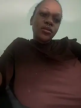 Snapshot of Boneca25 chatting on 04.30.26 Boneca25 online show from 04.30.26