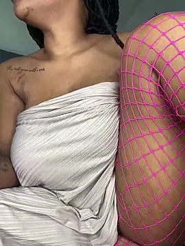 Snapshot of Boneca25 chatting on 05.22.26 Boneca25 online show from 05.22.26