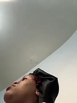 Snapshot of Boneca25 chatting on 05.29.26 Boneca25 online show from 05.29.26
