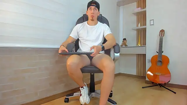 Tombarden online show from 12.15.25