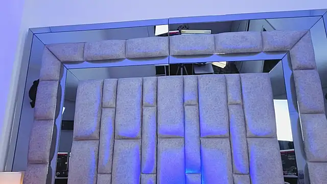 Bonet iris online show from 04.01.26