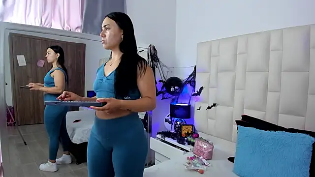 Ariana rouse online show from 10.14.25