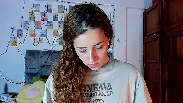 Snapshot of Isangel_ chatting on 02.10.26 Isangel online show from 02.10.26