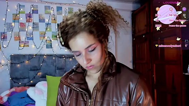 Snapshot of Isangel_ chatting on 02.15.26 Isangel online show from 02.15.26