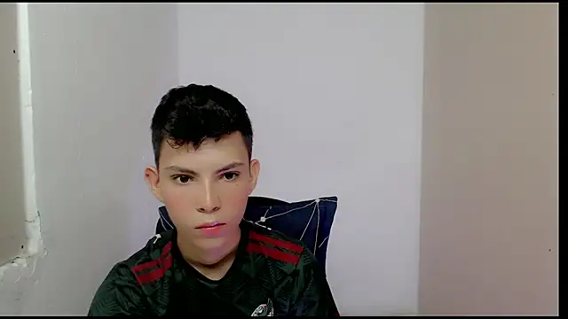 Snapshot of Alexxx_lov chatting on 03.14.25 Alexxx lov online show from 03.14.25