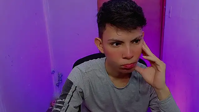 Snapshot of Alexxx_lov chatting on 02.24.26 Alexxx lov online show from 02.24.26