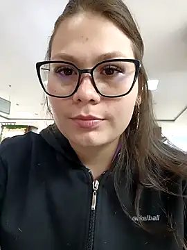 Vale Saenzz online show from 03.08.25