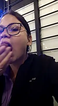 Vale Saenzz online show from 03.09.25