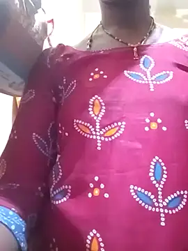 Snapshot of TeluguammayiMahi chatting on 02.14.25 TeluguammayiMahi online show from 02.14.25