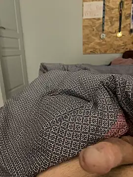 Snapshot of yannusgir33 chatting on 01.29.25 yannusgir33 online show from 01.29.25