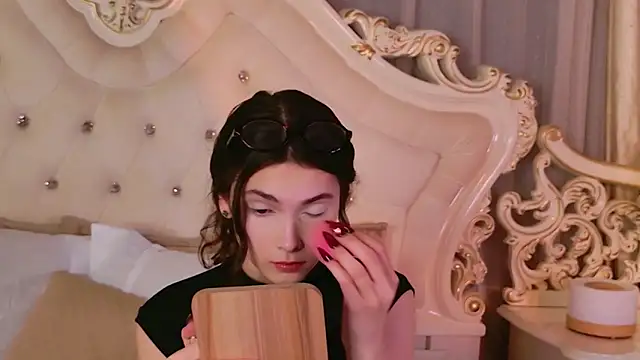 GIGI DAV online show from 10.30.25