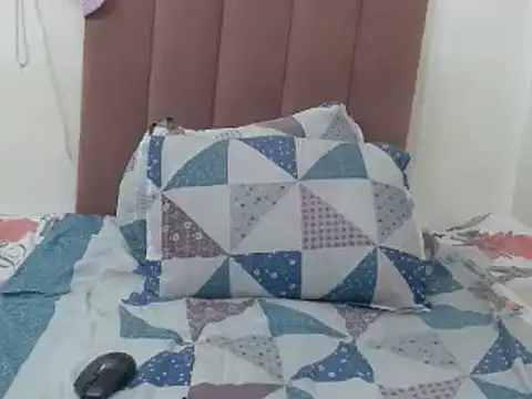 Snapshot of SexyLuna25 chatting on 03.13.25 SexyLuna25 online show from 03.13.25