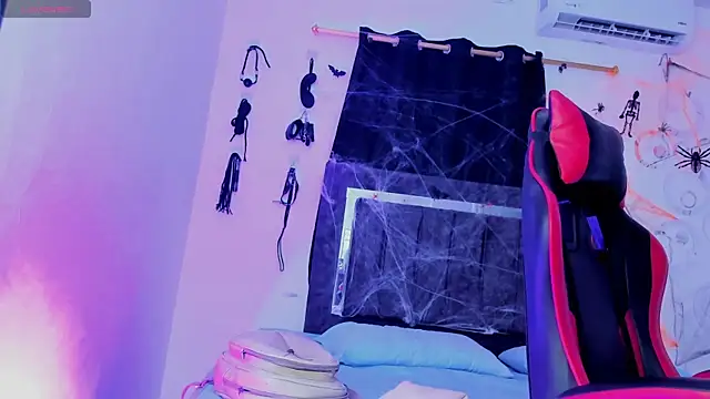 Nicol TransGirl online show from 10.28.25