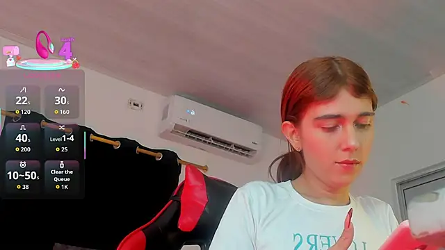 Snapshot of Nicol_TransGirl chatting on 02.23.26 Nicol TransGirl online show from 02.23.26