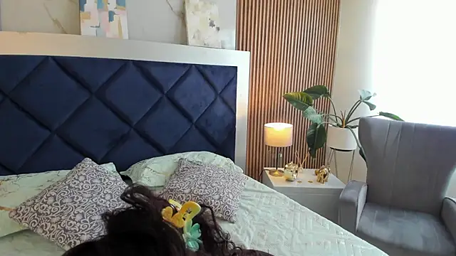 IsabelaWoods online show from 04.07.26