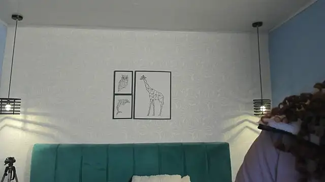 Snapshot of ninna_curly chatting on 04.29.26 ninna curly online show from 04.29.26