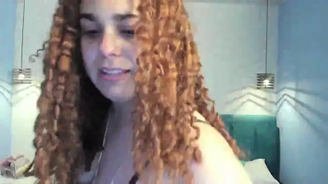 Snapshot of ninna_curly chatting on 05.22.26 ninna curly online show from 05.22.26