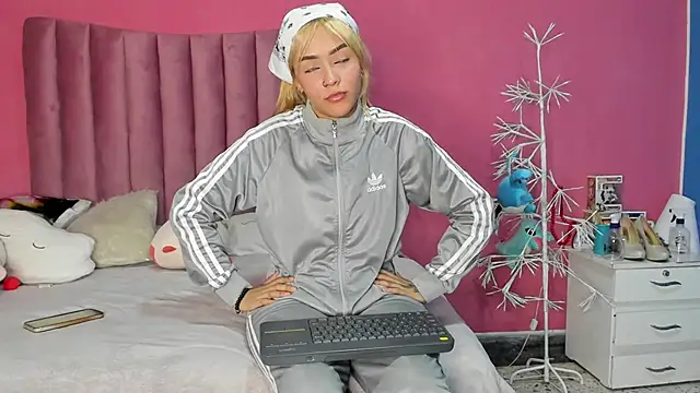 asami kimi online show from 02.15.25