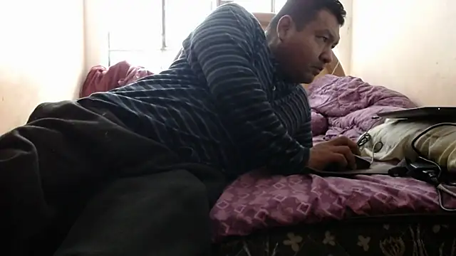 Snapshot of nakedlima chatting on 11.24.25 nakedlima online show from 11.24.25