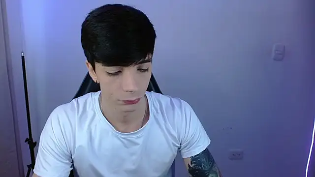 Snapshot of H3ll_B0I chatting on 02.16.26 H3ll B0I online show from 02.16.26